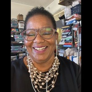 Meet your Posher, Simone